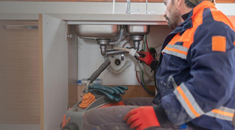 Expert burst pipe repair services in Prewitt, NM